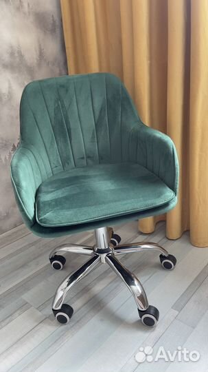 Стул кресло на колесиках