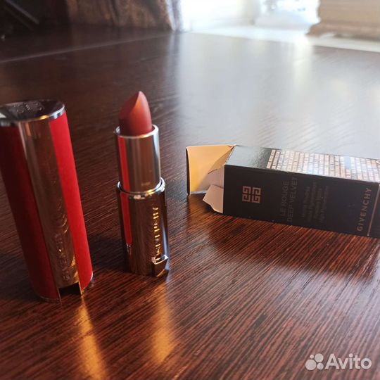 Губная помада givenchy