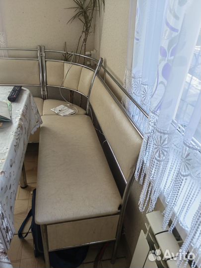 Кухонный стол