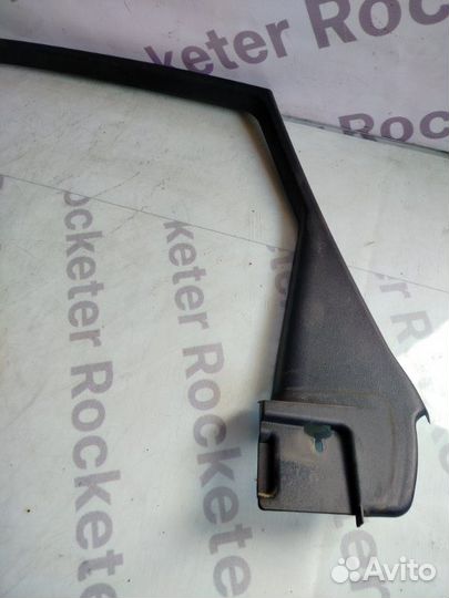 Накладка двери задняя правая Nissan Fuga 2006