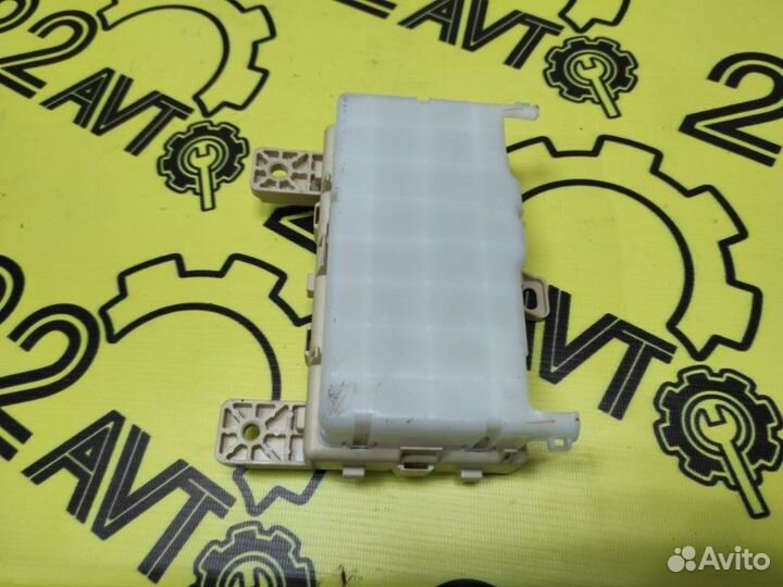 Блок предохранителей Toyota Harrier GSU30 2grfe