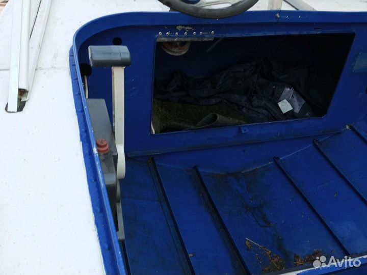 Лодка моторная