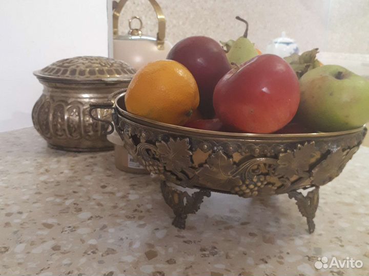 Ваза старинная антикварная бронза чеканка