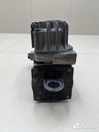 Компрессор пневмоподвески Mercedes W220