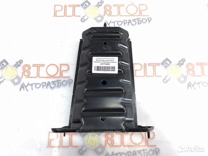 Кронштейн усилителя переденго бампера правый Lexu