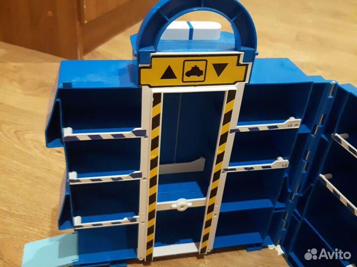 Гараж- убежище Робокар Поли