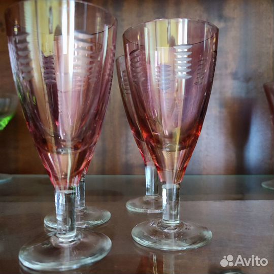 Стеклянные рюмки