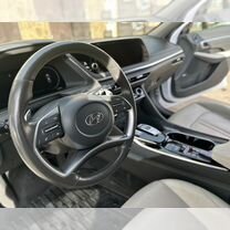 Hyundai Sonata 1.6 AT, 2021, 150 000 км, с пробегом, цена 2 250 000 руб., Владикавказ