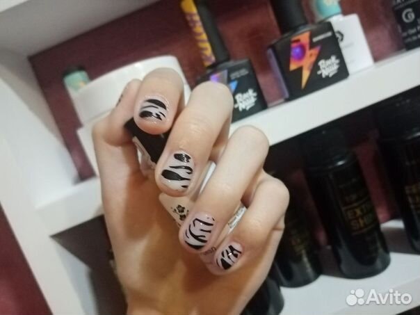 Нужна модель на маникюр
