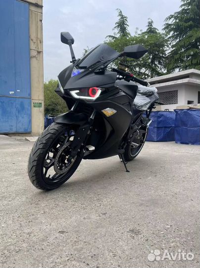 Электромотоцикл Yamaha R3