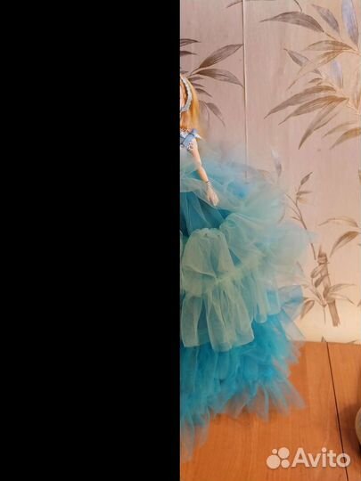 Шарнирные куклы в очаровательных платьях