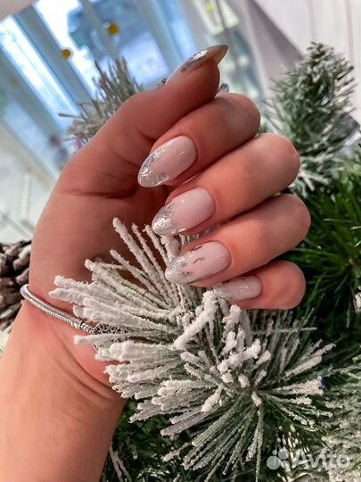 Маникюр педикюр