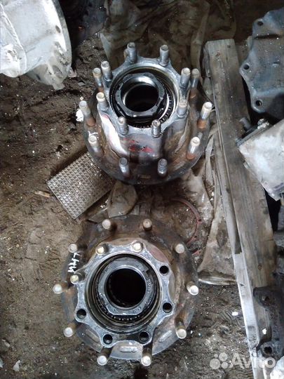 Ступицы задние Интернационал 9200 и 9800