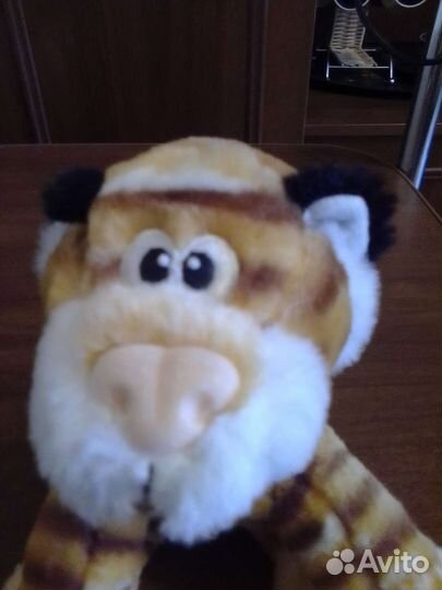 Интерактивная игрушка тигренок