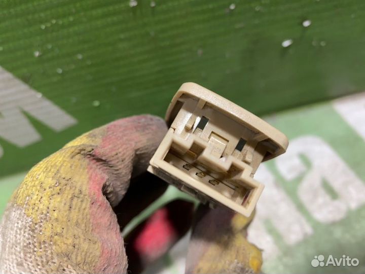 Плафон подсветки салона Volkswagen Passat B5 AWM