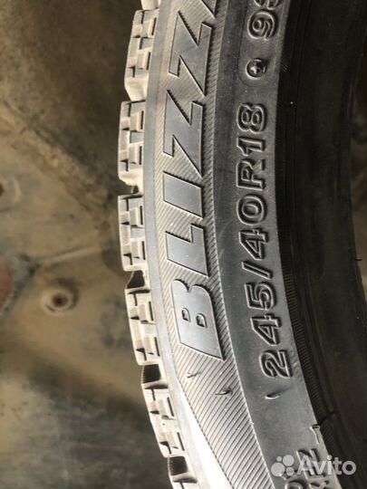 Bridgestone Blizzak VRX 225/40 R18 и 245/40 R18