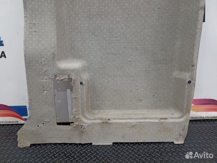 7421281244 Обшивка боковой стенки правая