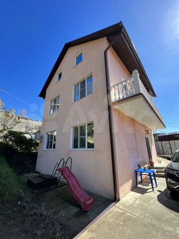 Дом 210 м² на участке 6 сот.