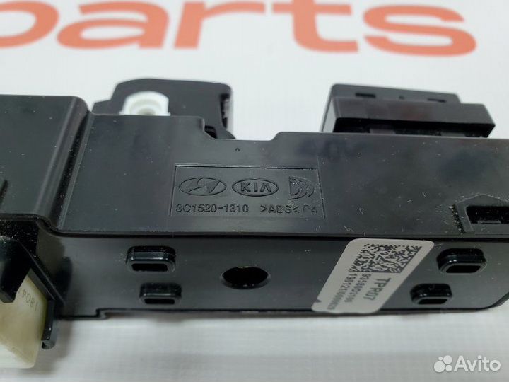 Кнопка стеклоподъемника Hyundai Tucson 3 2019