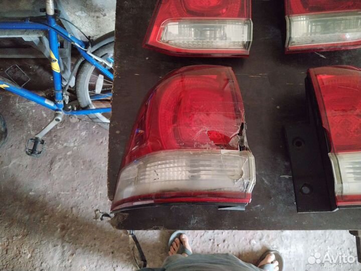 Задние фонари тойота ланд крузер 200 за 4 шт