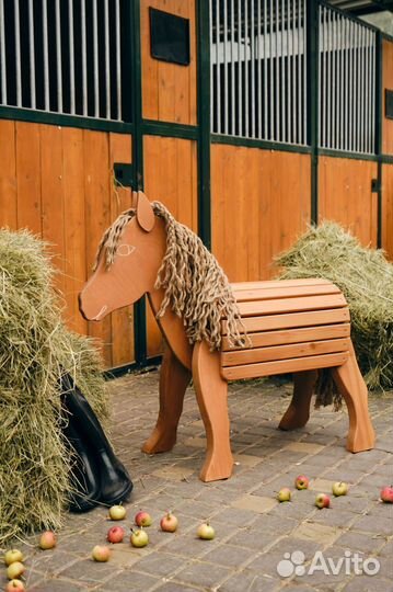 Фигура для улицы: Лошадка