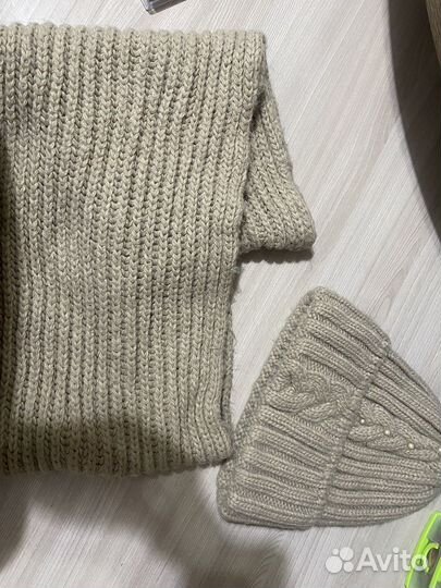 Зимний комплект шапка и шарф женский