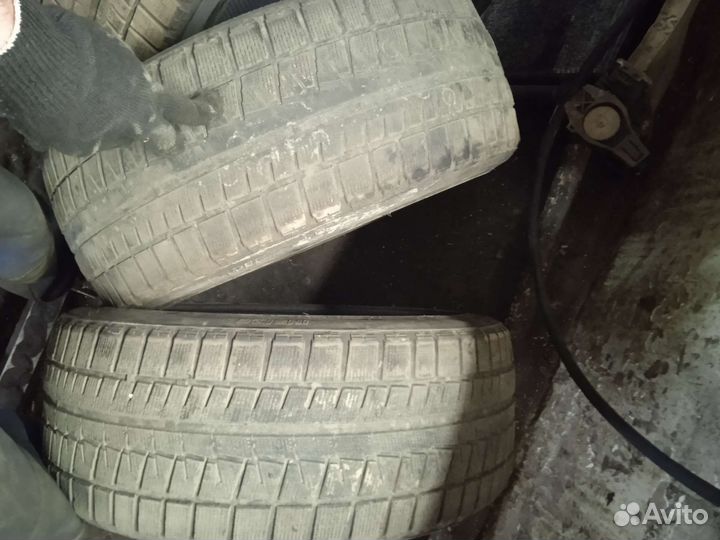 Bridgestone Blizzak Revo GZ 215/45 R17 87S