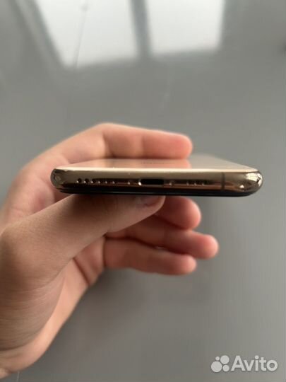 iPhone Xs, 64 ГБ