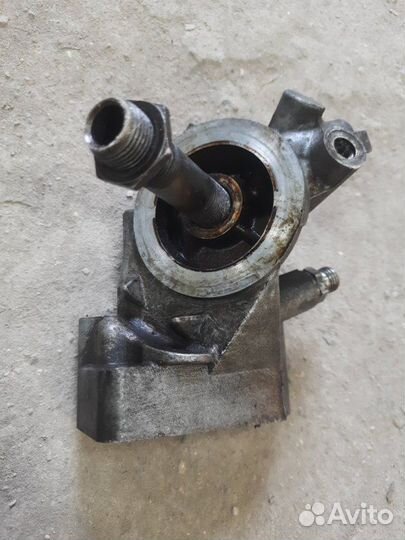 Кронштейн масляного фильтра Audi A6 C5 1997-2004