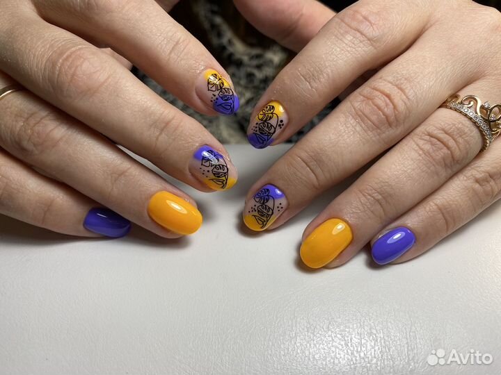 Маникюр в уютной студии