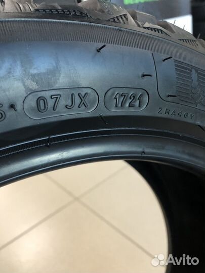 Michelin X-Ice North 4 205/50 R17 93T