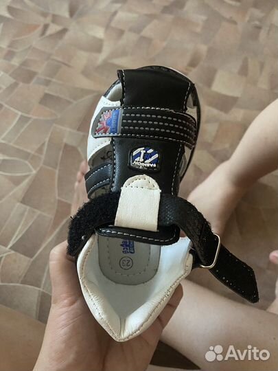 Сандали для мальчика новые