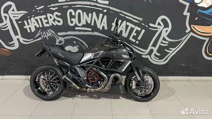 Ducati Diavel Carbon Strada