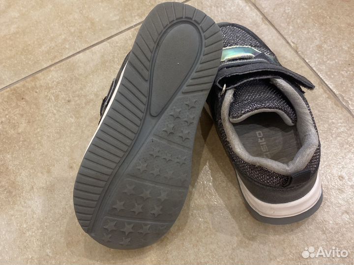 Кроссовки для девочки