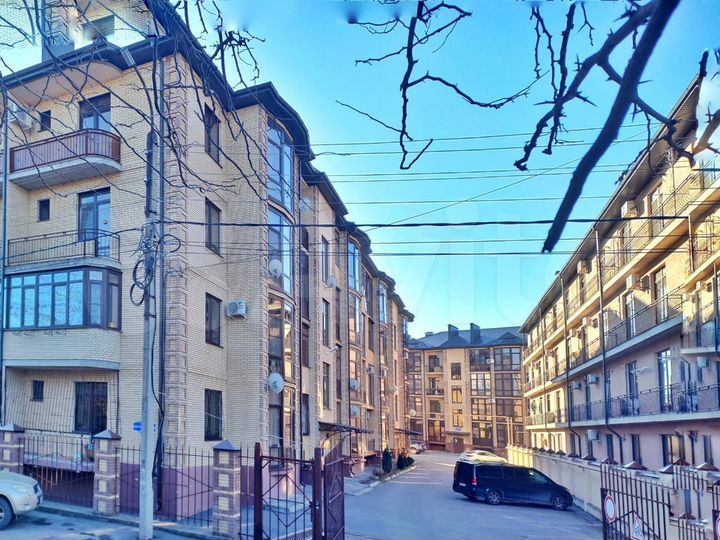 2-к. квартира, 70 м², 1/5 эт.