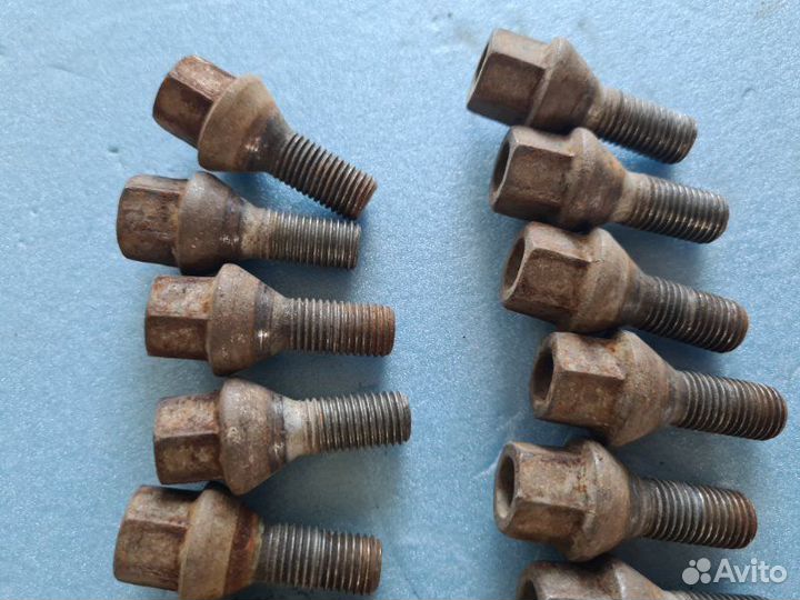 Болт колесный LADA Largus K4M 2016