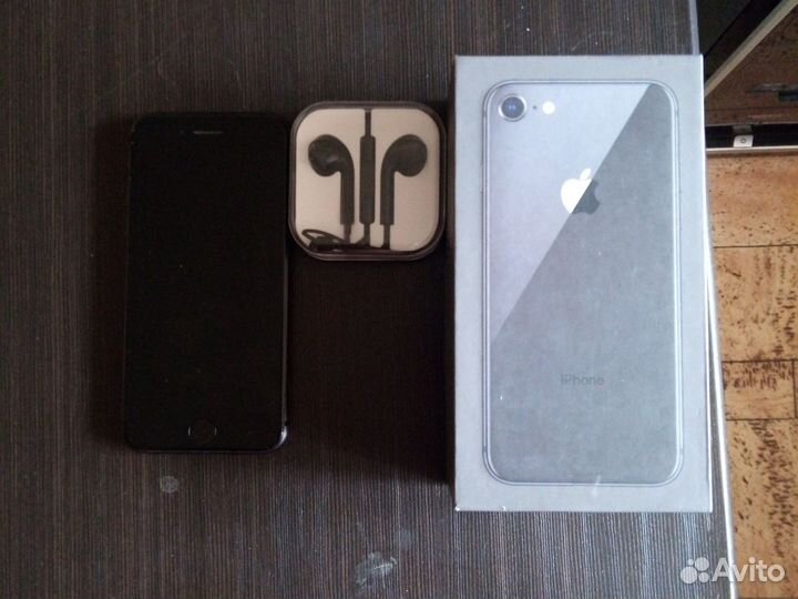 iPhone 8, 256 ГБ