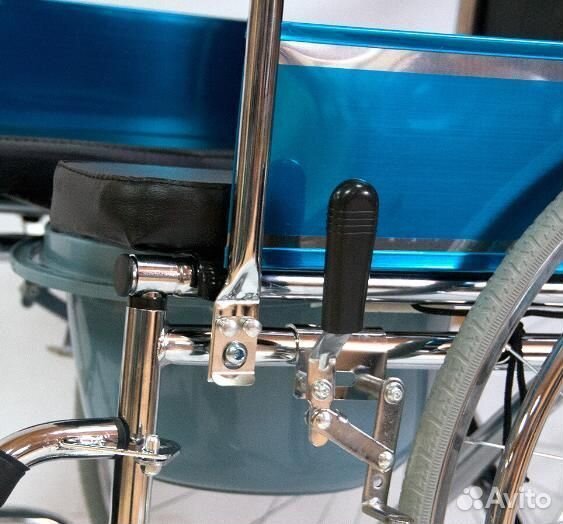 Коляска инвалидная с туалетом FS682