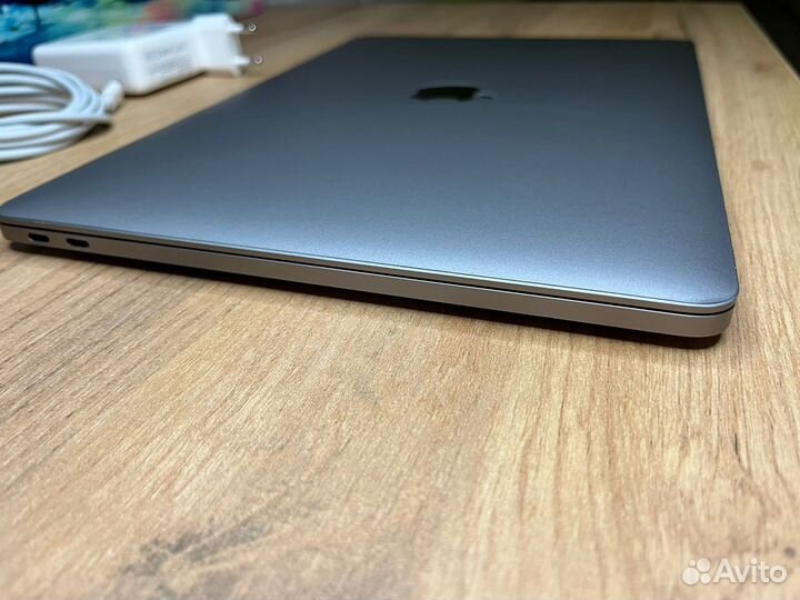 Macbook pro 13 2018 16gb Классный