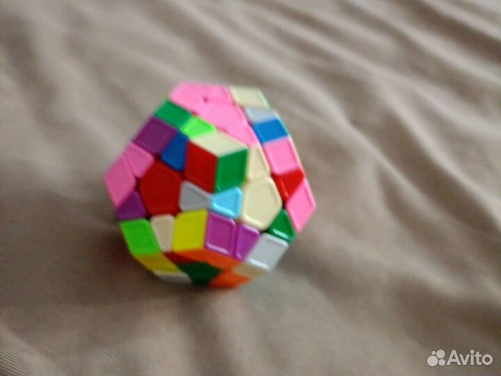 Кубик Рубика мегаминкс