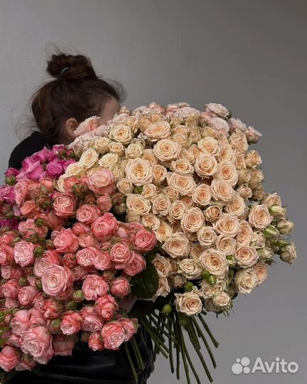 51 пионовидная роза