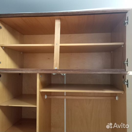 Шкаф