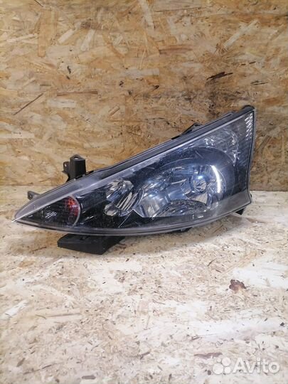 Фара левая ксенон Mitsubishi Grandis NA4W