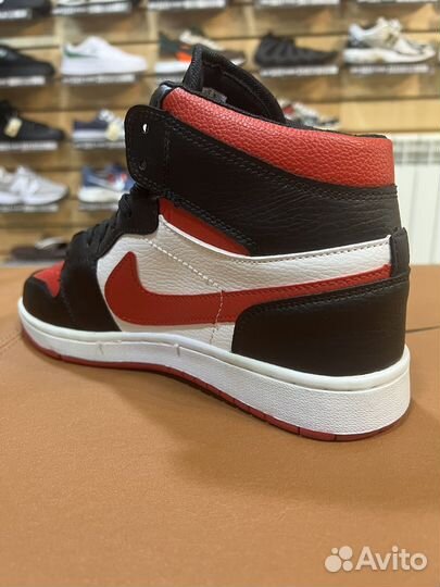 Кроссовки мужские Nike Air Jordan 1 Mid