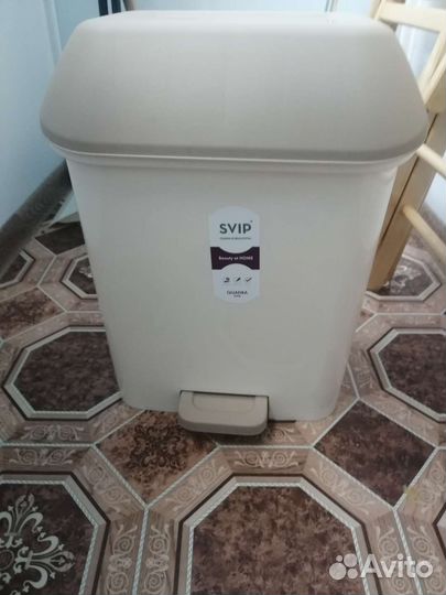 Мусорное ведро с педалью