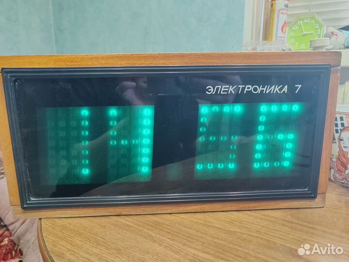 Часы электроника 7