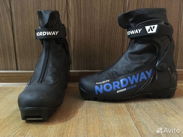 Лыжи беговые fisher+ 3 пары палок и ботинки, торг