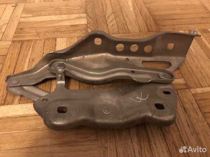 Петли капота на skoda kodiaq 2021