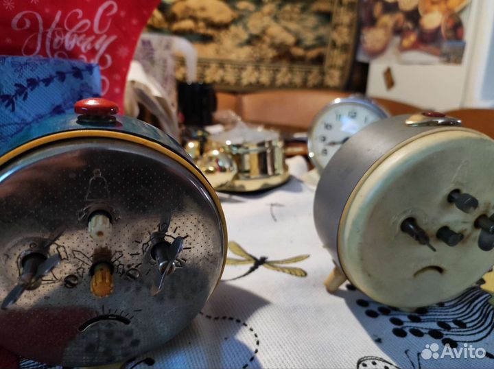Будильник механический витязь