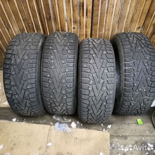 Pirelli Ice Zero 215/55 R16